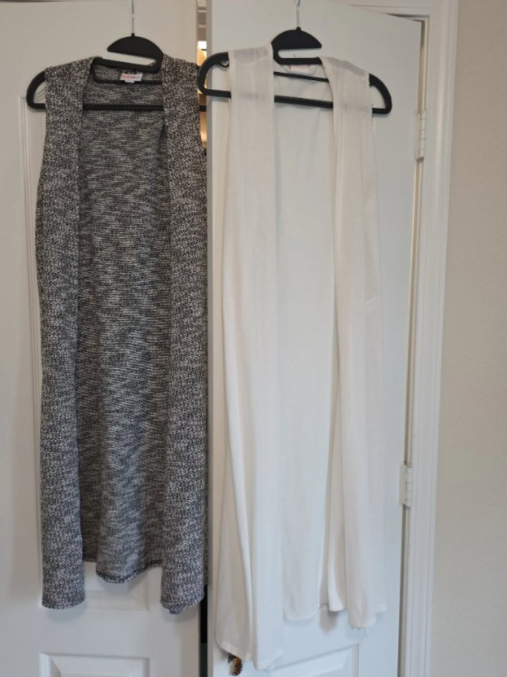 LuLaRoe Joy Duster Vest, Set of 2, Medium (Tweed & Ivory)